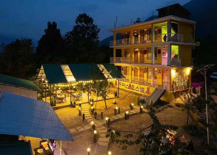 Whoopers Hostel Manali